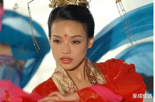 亮剑|娱乐圈六位女星长的挺美，却无法驾驭古装造型，颜值崩塌难以直视