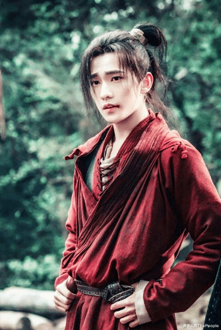 帅哥|明明都是帅哥美女，咋一演配角颜值就下滑，因为要衬托主角的美？