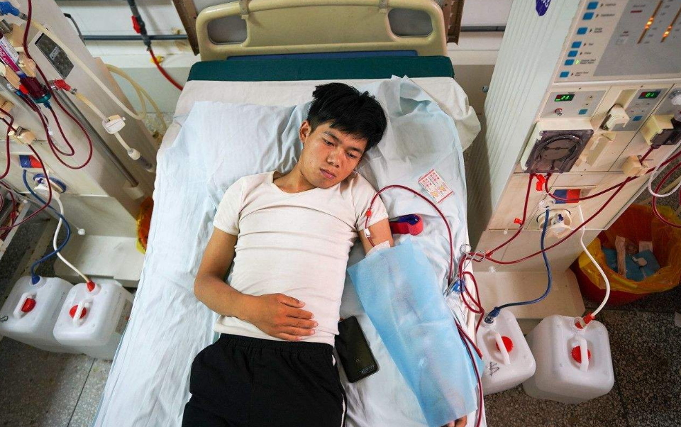 甲状腺癌|27岁小伙双肾“报废”，医生：睡前一事做太多，铁打的肾也扛不住