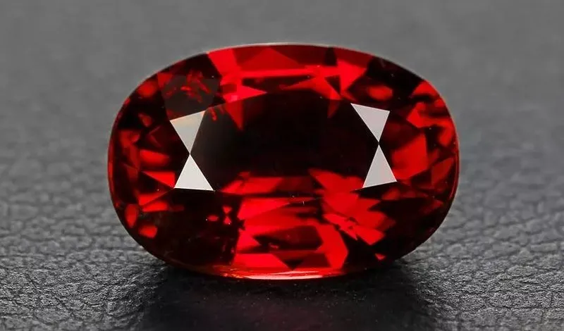 银币|翡翠、琥珀、宝石......知道为什么中缅国界线是“最贵国界线”吗？