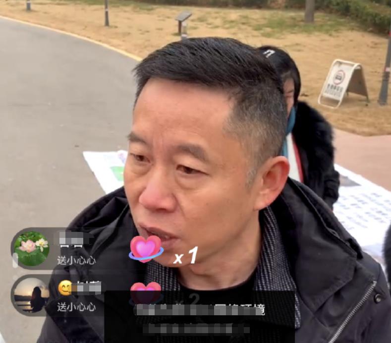 |孙卓妈妈兴奋开直播，关掉礼物打赏，为了儿子专门去学山东面食