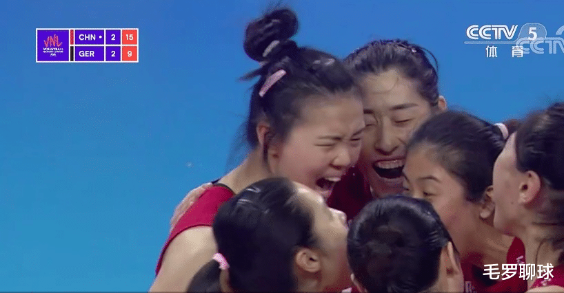 中国队|中国女排3-2绝境大反转！张常宁23分封神，德国教练向郎平竖拇指：服了