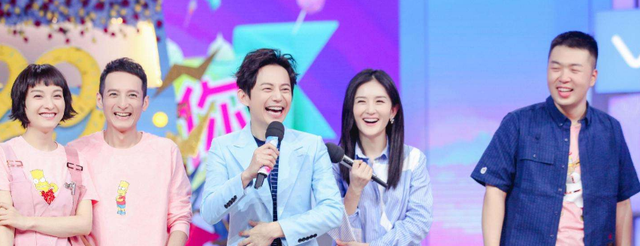 快乐大本营|《快乐大本营》第一期录制结束,信息迅速散播,何老师成最大亮点