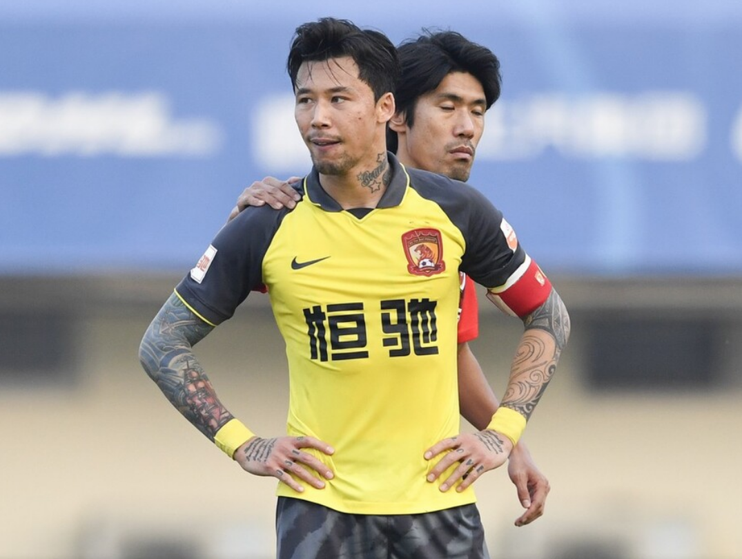 廣州隊(duì)|鄭智不比萊科差，全華班的廣州隊(duì)表現(xiàn)驚艷，上海海港贏得有些狼狽