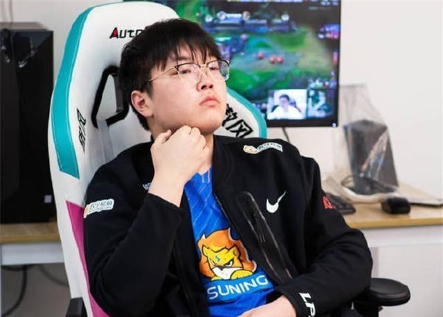 上单|左手登顶韩服只为提要求?将ID改成bin的外号,或暗示经理买上单