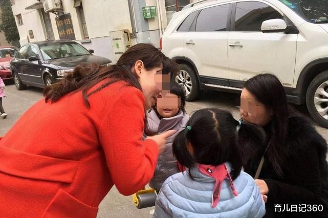 育儿日记360 人贩子又出“新招式”，家人带娃出门遇见这3类人，别停快走开