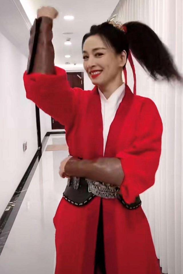 秦岚|又一对明星夫妇出事！身家300亿的背后，竟藏着骗局