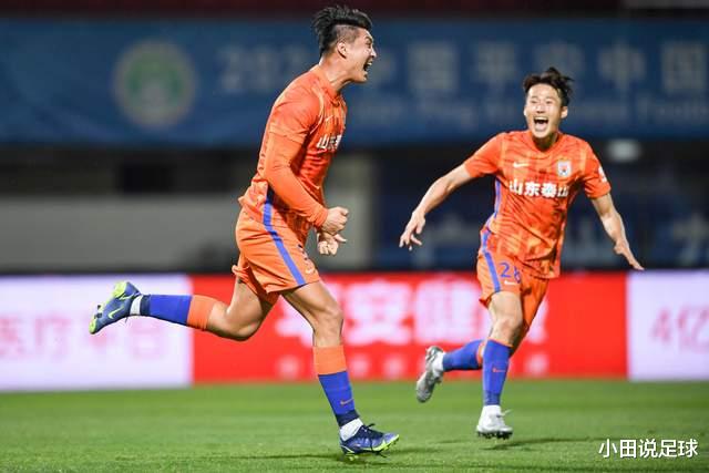 郝伟|泰山2-1亚泰豪取15连胜！郝伟两次换人逆转比赛，但也有两大不足