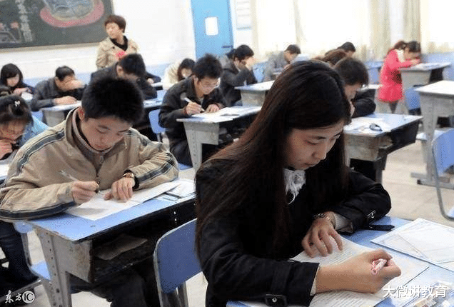 应届生|应届生迎来好消息，三类学生的机会来了，或将免试成为公务员