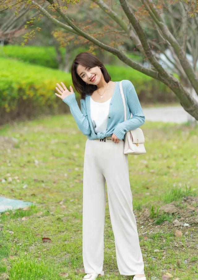 穿衣搭配|20套春季穿搭示范, 通勤约会两不误！