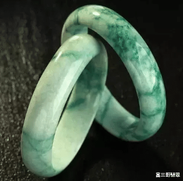 翡翠|这几种翡翠毫无价值，和普通石头没有区别！偏偏有很多人佩戴！