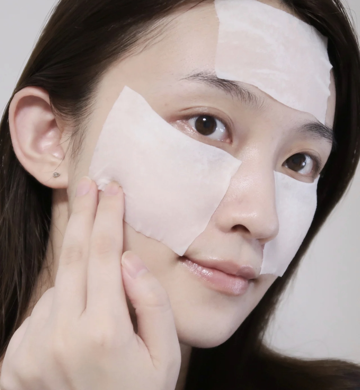 短发 真的以为每天拍点化妆水就能补水了吗?爽肤水要这样用,效果才好