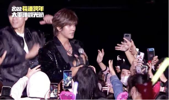 罗志祥|罗志祥跨年夜热舞，大声叫喊：我回来了，你接受他的复出吗？