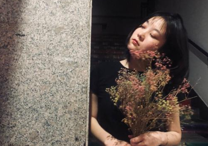 |拥有千万粉丝的网红“贝勒爷”，不丑不邋遢，真实身份高攀不起