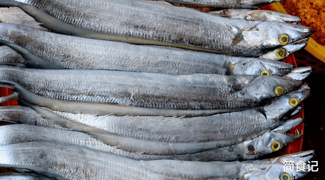 带鱼，银脂越多越新鲜？渔民：这5种要避开，轻松识别“甲醛鱼”