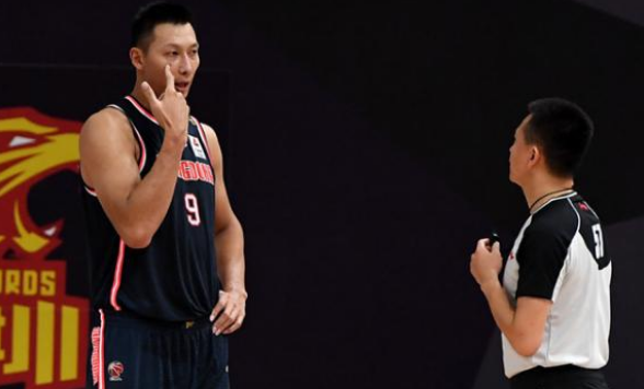 胡明轩|胡明轩已经失去MVP风采！3大劣势暴露无疑，绝非顶级后卫