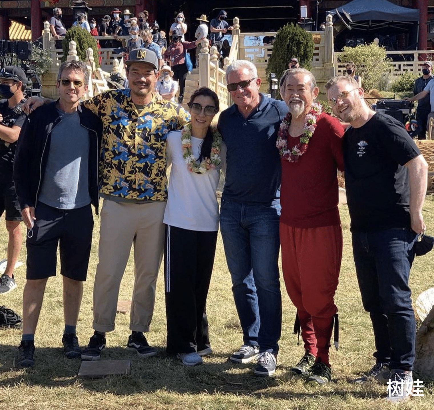 秦岚|69岁元华为儿子拍好莱坞电影，已半隐半退长居国外，享受弄孙为乐