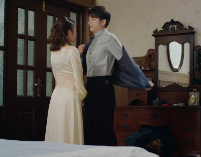 吴丽姿|《光芒》丽姿对亦治动心了？三处细节骗不了人！假夫妻终于要圆房