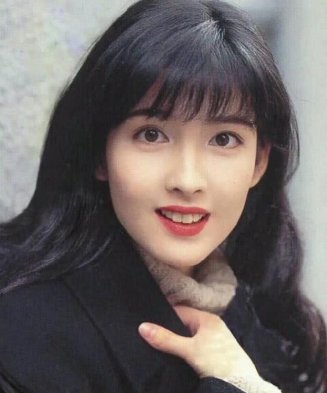 |周慧敏遭丈夫背叛8次，却不肯离婚，本以为是卑微，原来另有他因