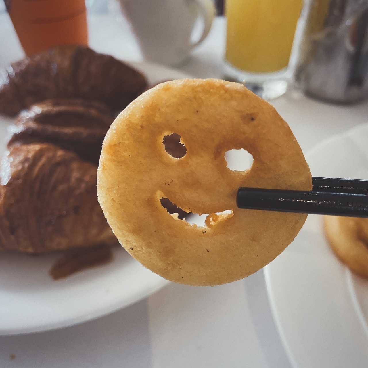 陈晓|肖战《玉骨遥》路透秒登热搜，提前捆绑炒CP，网友喊话：边拍边播