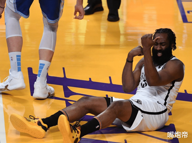 湖人队|兵败如山倒！詹皇27+7+6坐看湖人崩盘，还被欧文嘲讽，哈登KD在笑