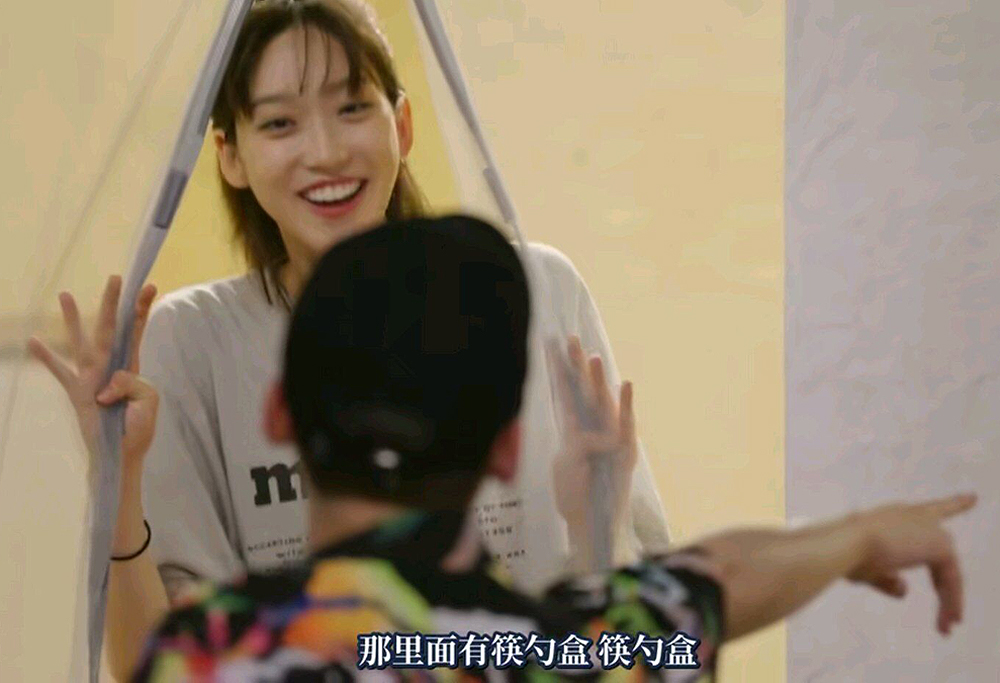 电影|《不会伤害你》顶楼售后之“朱莲璧合”一家四口 锡勋锡京反差萌