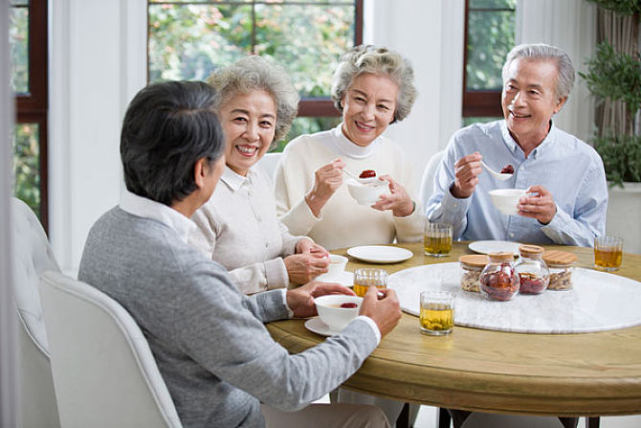 健康管理师李晓 晚餐吃不对，会影响长寿？50岁后，晚饭前想想5个“不要”