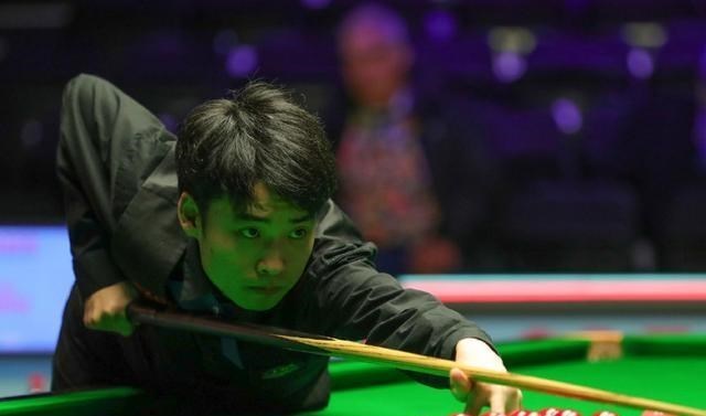 |好消息，4-2淘汰世界冠军，中国斯诺克23岁小将神勇，打进下一轮