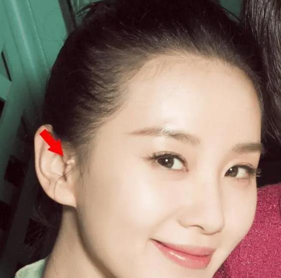 吴京|明星被掩盖的缺陷：吴京断指赵丽颖小脚，她没子宫无法生育被抛弃