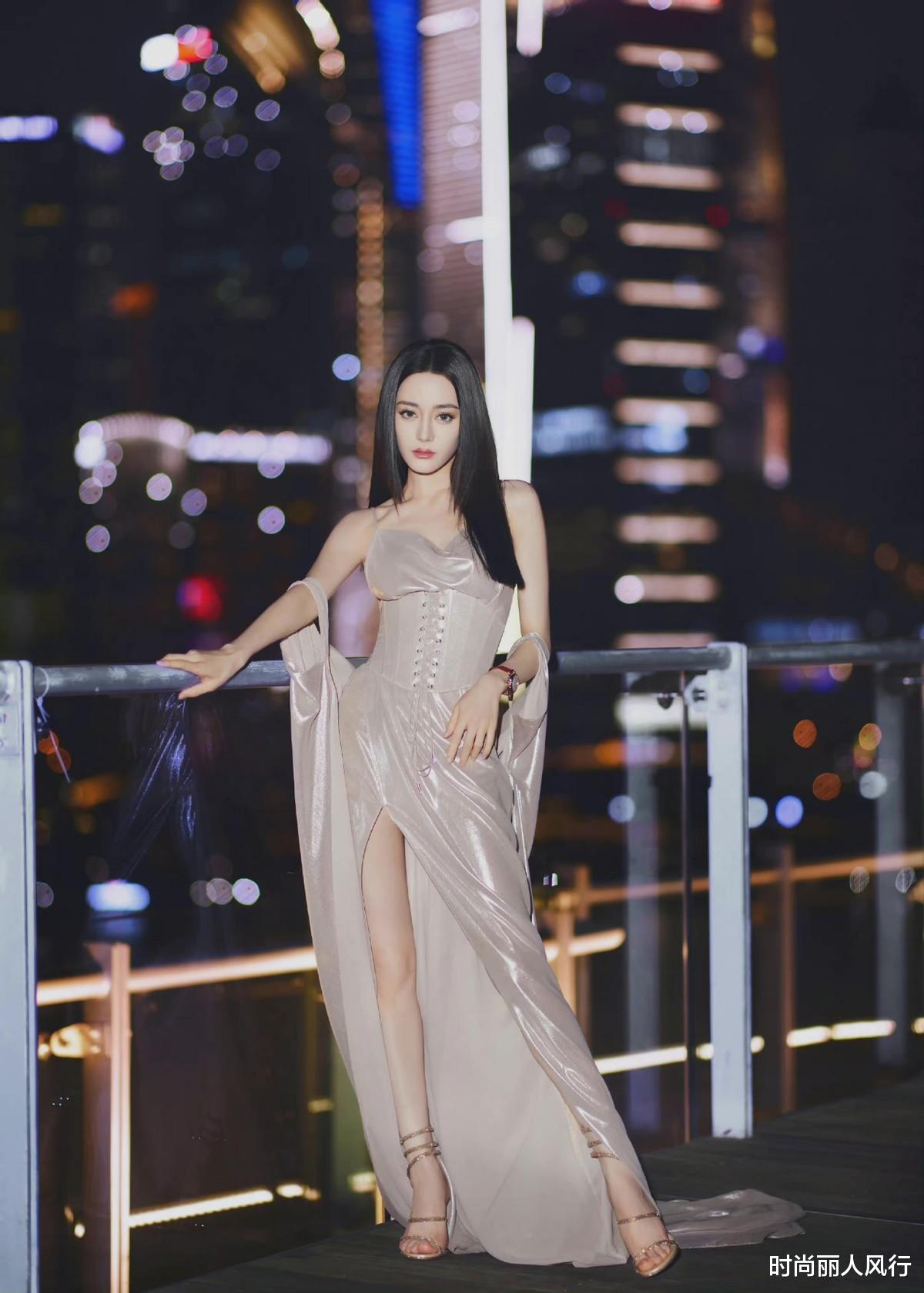 时尚丽人风行 热巴这下真成红毯大赢家!罕见变妆容穿礼服美成范冰冰,造型开挂