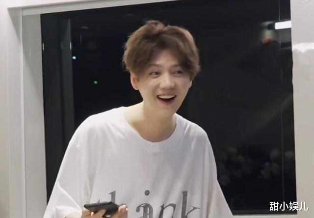 鹿晗|“扫娘风暴”见成效：男爱豆们悄悄转型，“惨白脸”不见了