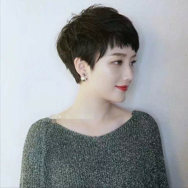 短发发型|女人过了四十，留短发要记住这“3不要”，不仅显脸大，还更显老