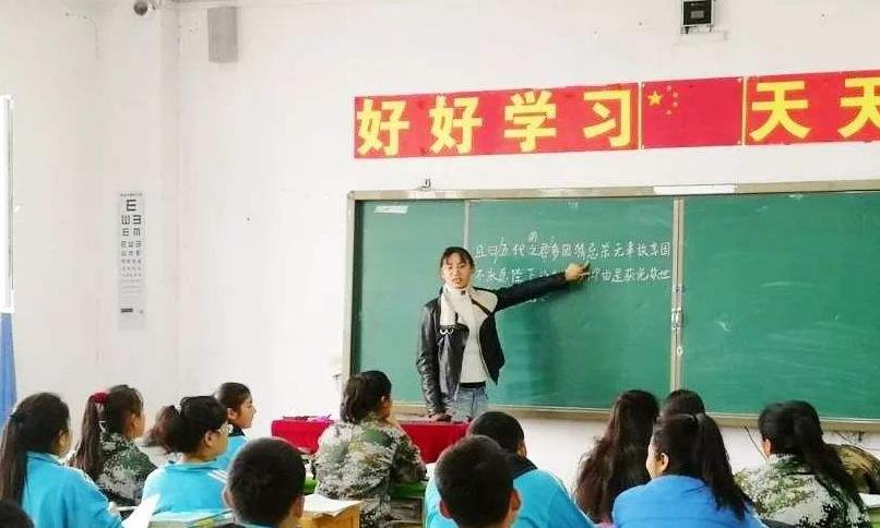 厦门|新疆指教教师拍下班里学生，个个都是颜值天花板，网友们纷纷调侃