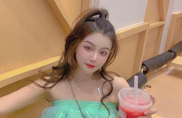 女孩 网红罗小猫猫子喝农药死亡，好漂亮的女孩！死因或许没有那么简单