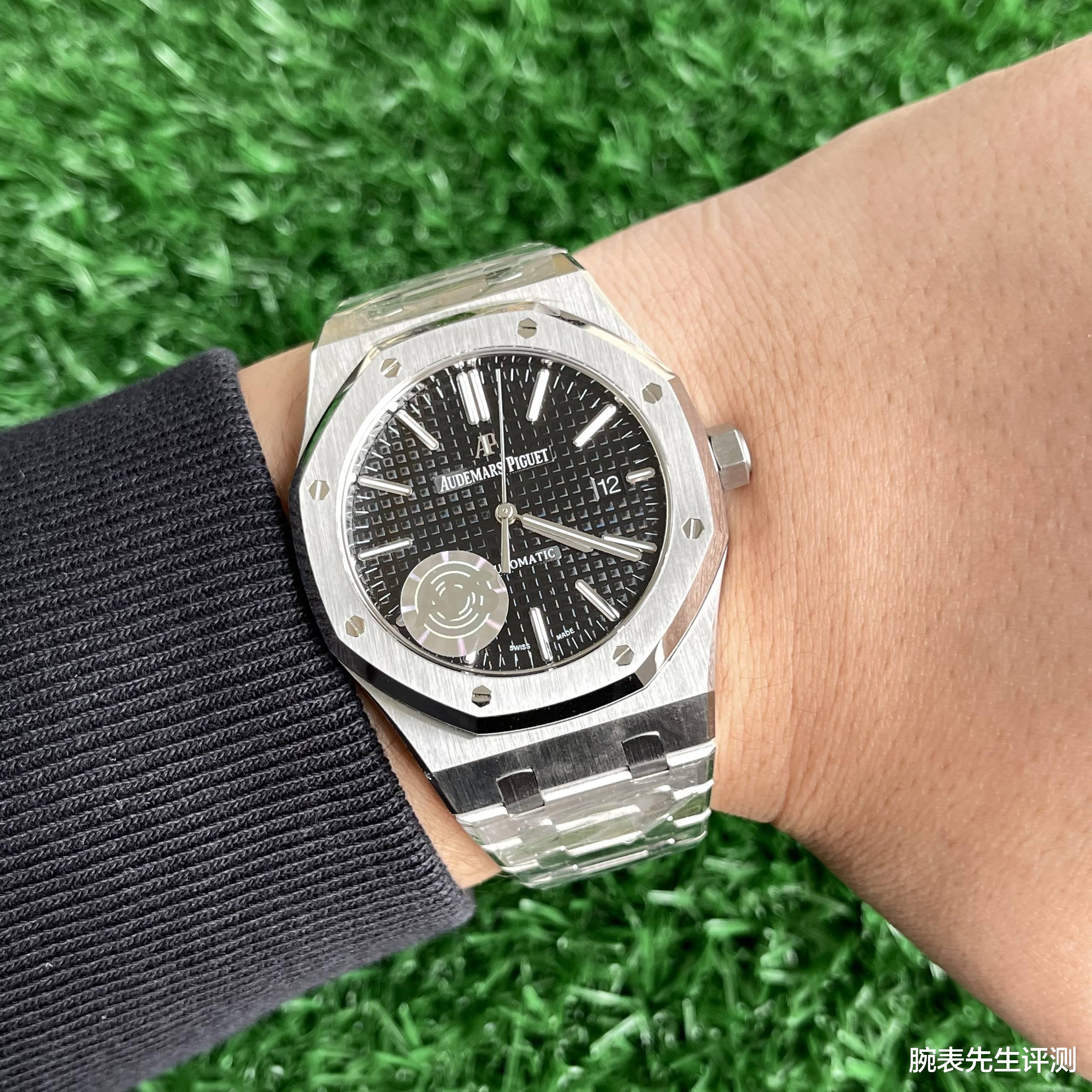腕表先生评测 钢表中的贵族腕表,爱彼皇家橡树15400号称最强钢表之王