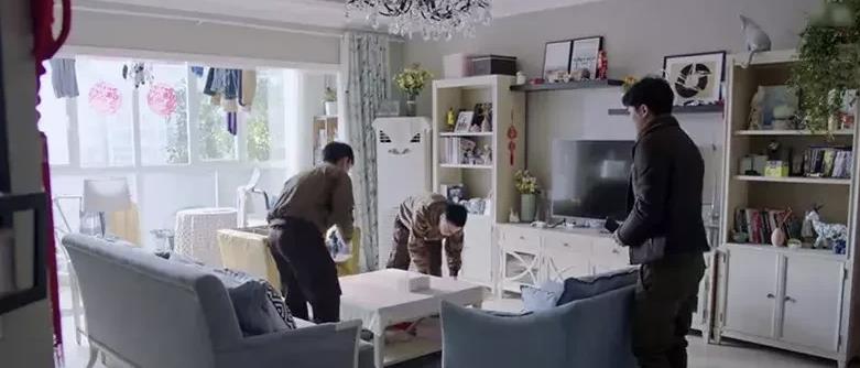 郭京飞|参观郭京飞生活中的家，家里还摆着钢琴，古色古香像欧洲古堡