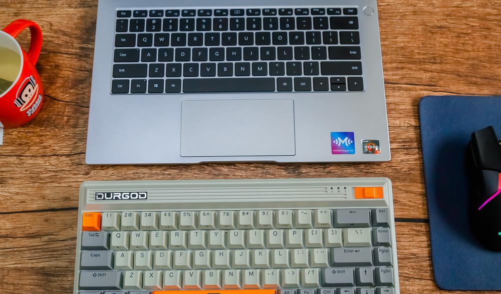 CES|闪回80s电玩时代，致敬怀旧经典，杜伽FUSION三模机械键盘初体验