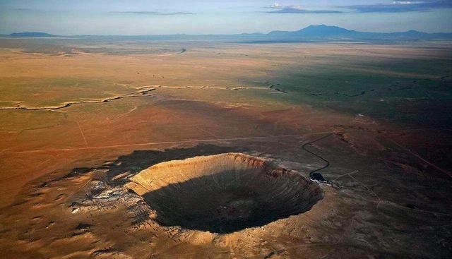 陨石 每年都有陨石坠落，却从未听说掉落城市之中？什么在保护着人们？