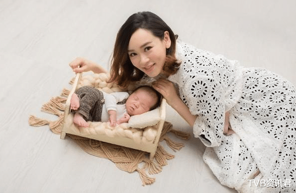 TVB|TVB港姐携女儿亮相惹热议！结婚2年老公从未曝光，连儿子都随母姓