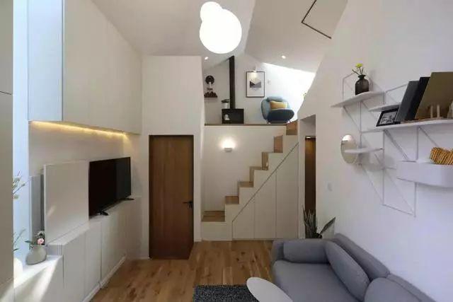 28平loft简陋小蜗居，爆改后变成北欧洋房，美得像度假屋！