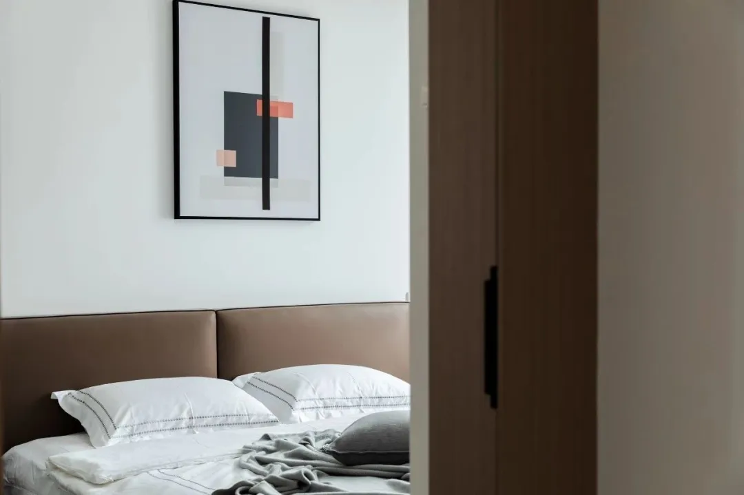 92㎡小三居老房装修改造，从客厅美到卧室！