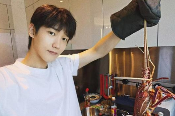 口红|男艺人也要减肥?甩掉120斤的他你还认识吗?