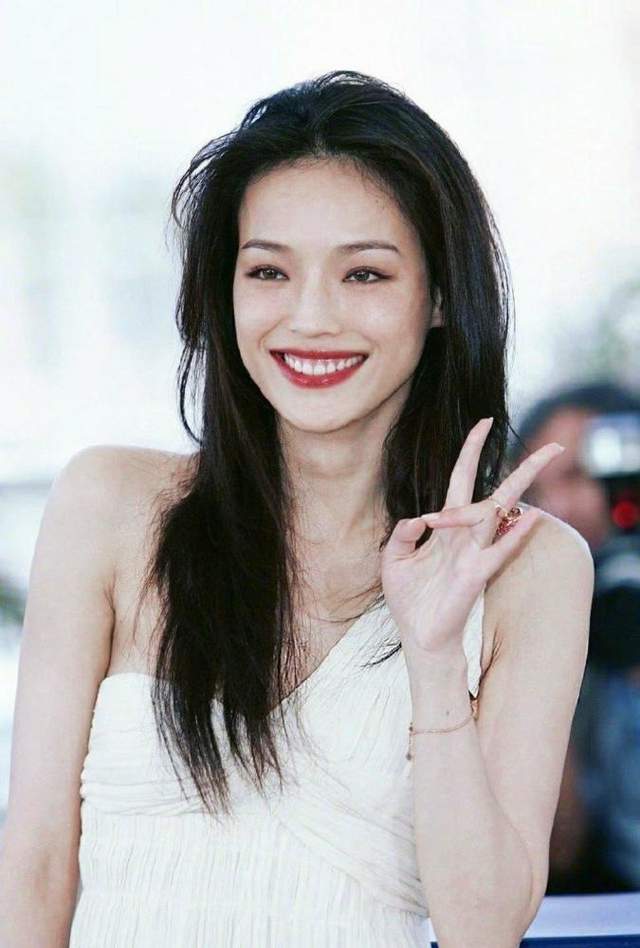 舒淇|被誉为“世界十大美女”之一，却屡受情伤，今嫁给20年老友好幸福