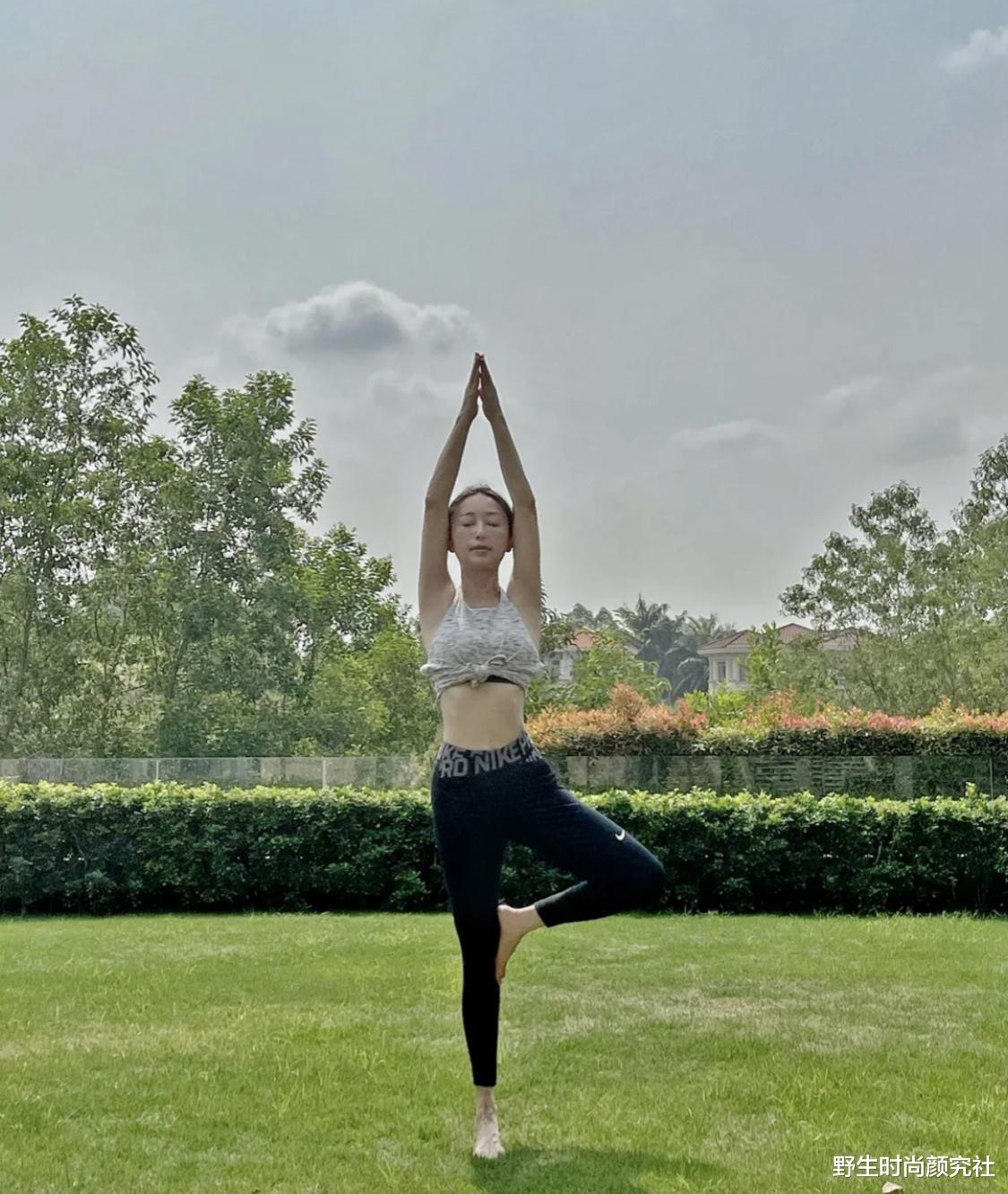 按摩 40岁的女人想要不显老，日常坚持3个习惯，皮肤会水润细腻显年轻