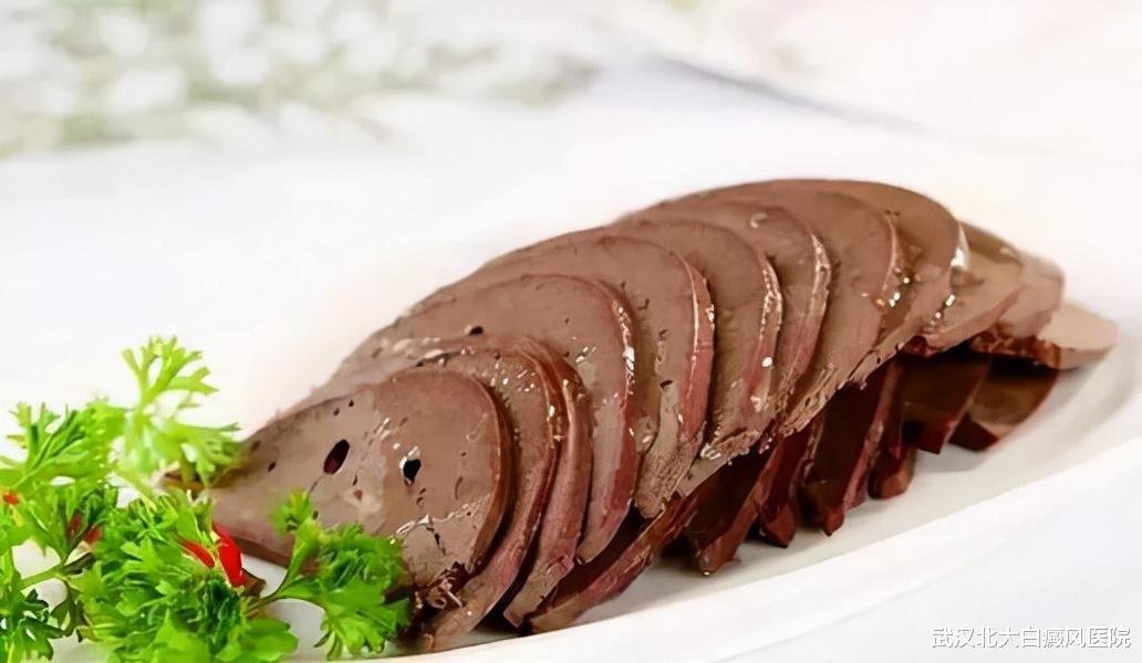 白癜风|恢复期间，白癜风患者饮食做到3多2少，白斑复色更快