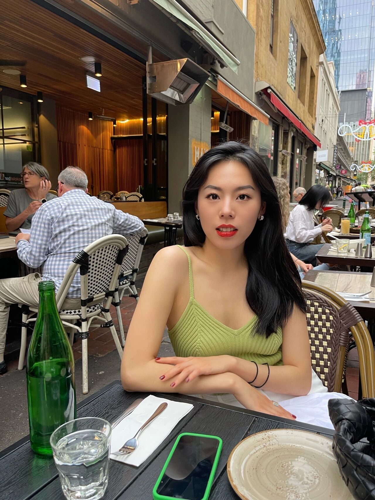 |朋友月薪才4千,一心要辞职做自媒体,该劝吗