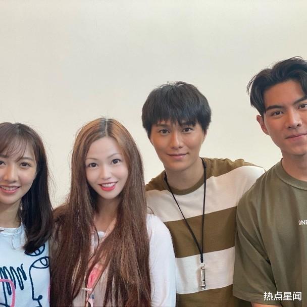 何美钿|“皇帝专业户”李龙基爷孙恋妻子曝光，相差近40岁，颜值不输明星