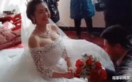 短裙 “好友的新娘是真的漂亮啊，谁敢娶回家去？真有点担心呢！”哈哈哈哈