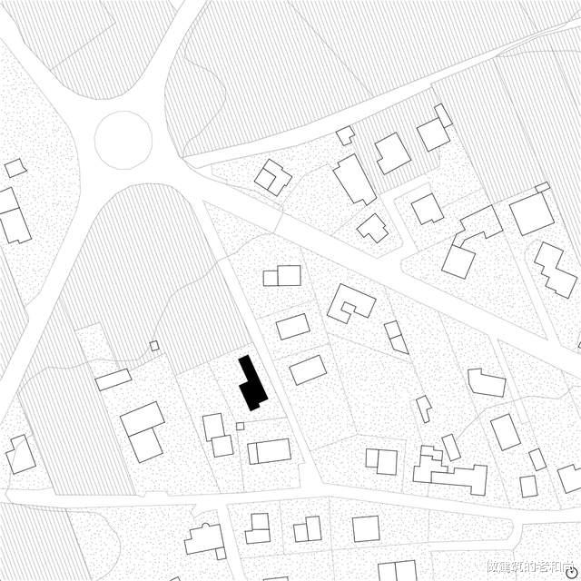 两个平行体量组成的住宅：在错开的组合中从容应对场地环境