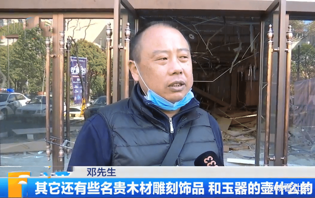 |云南：拖欠房租数月没交，被商场强制拆除门店，老板：价值数百万